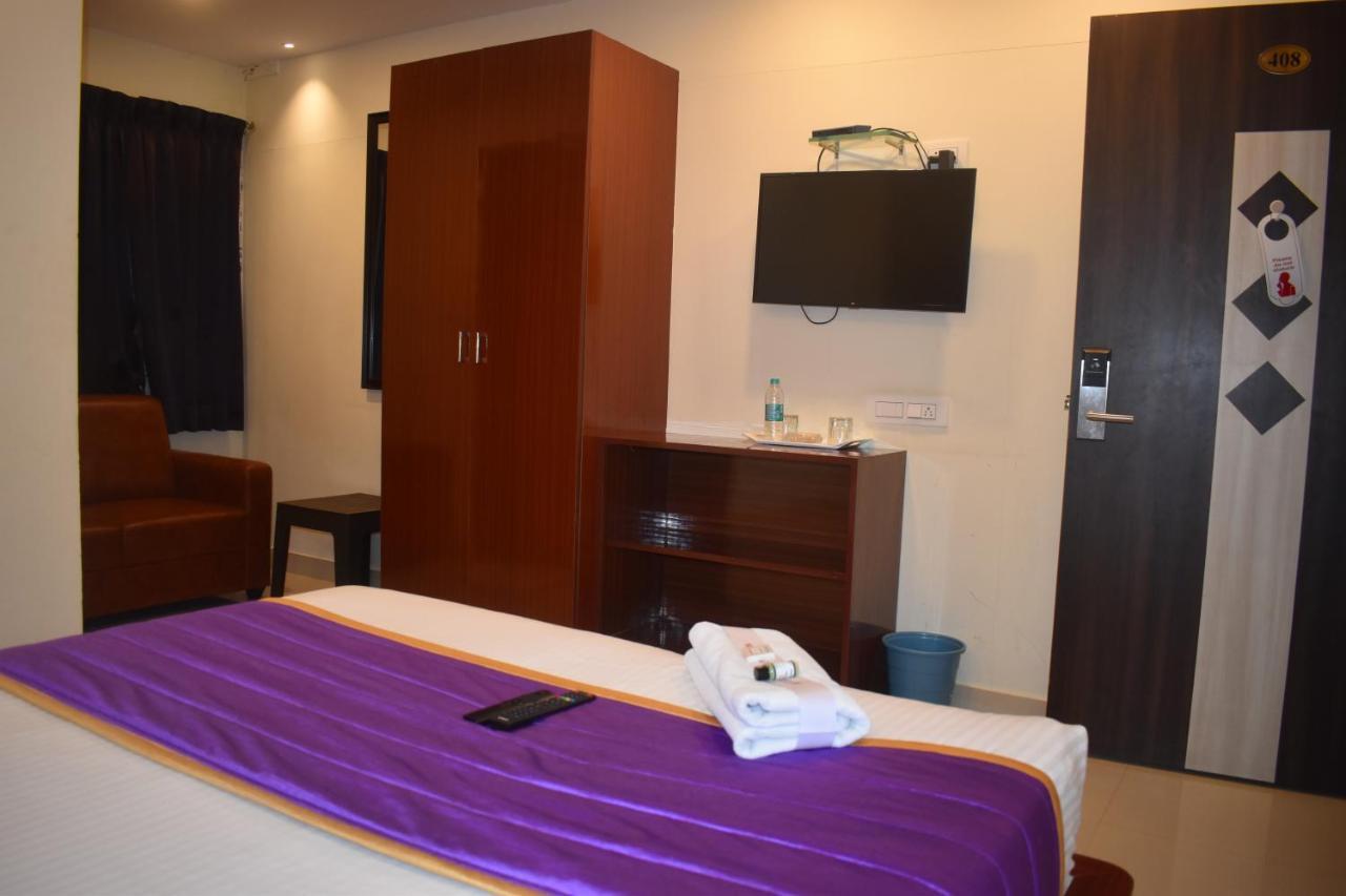 Hotel Ur Comforts Jayanagar Бенґалуру Екстер'єр фото